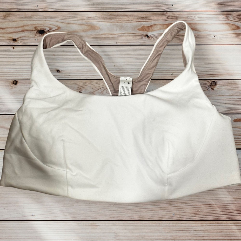 Lululemon Wunder Train Bra *Medium Support, C/D Cup White size 12